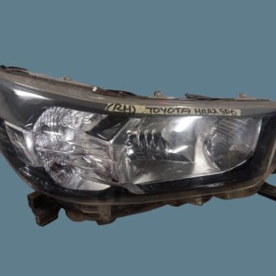 Toyota Hilux GD6 2019-2021 Right Headlight Replacement
