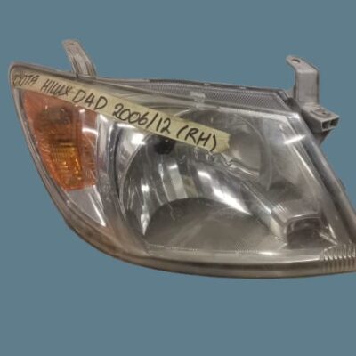 Toyota Hilux D4D 2006-2012 Right Headlight Replacement