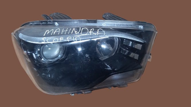 Mahindra Scorpio 2017-2023 Right Headlight Replacement