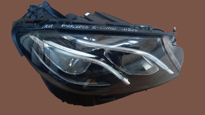Mercedes-Benz W212 E-Class 2014+ LED Right Headlight Replacement