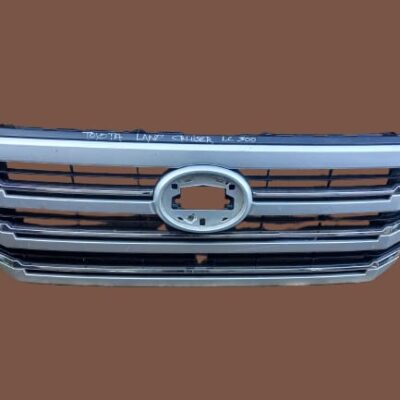 Toyota Land Cruiser LC300 2022-2024 Radiator Grille Replacement