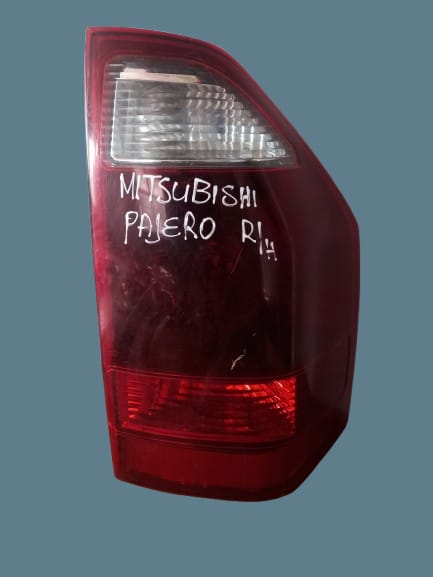 Mitsubishi Pajero right rear tail light 2000–2006