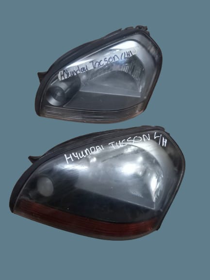 Hyundai Tucson JM Right & Left Headlights 2004–2009