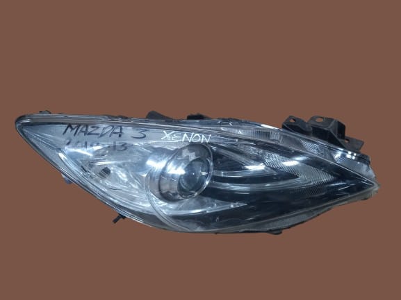 Mazda 3 Xenon Right Headlight 2011–2013