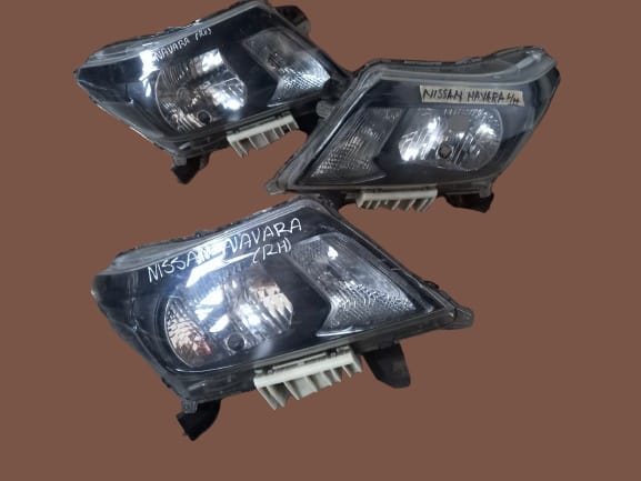 Nissan Navara D23 right front headlight