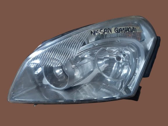 Nissan Qashqai J10 Right Headlight 2006–2013
