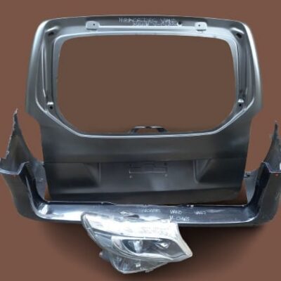 Mercedes Vito W447 Tailgate, Rear Bumper & Right Headlight 2014